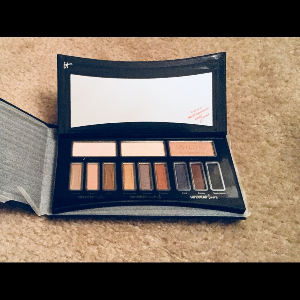 It Cosmetics  Brand New Superhero Shadow Palette - Picture 3 of 5